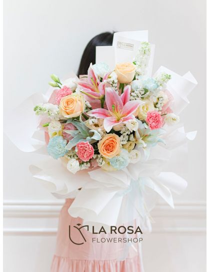 Perfect Dream - Mixed Flowers Arrangement by La Rosa Flowershop