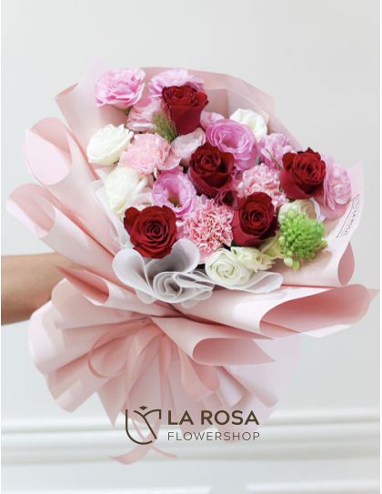 Classic Romance - Mixed Flowers Arrangement by La Rosa Flowershop