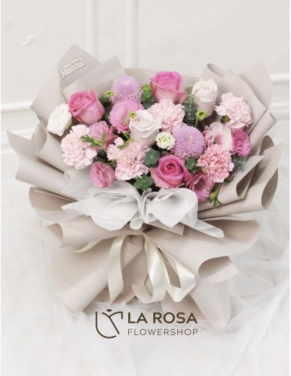 Gentle Glow - Mixed Flowers Arrangement by La Rosa Flowershop